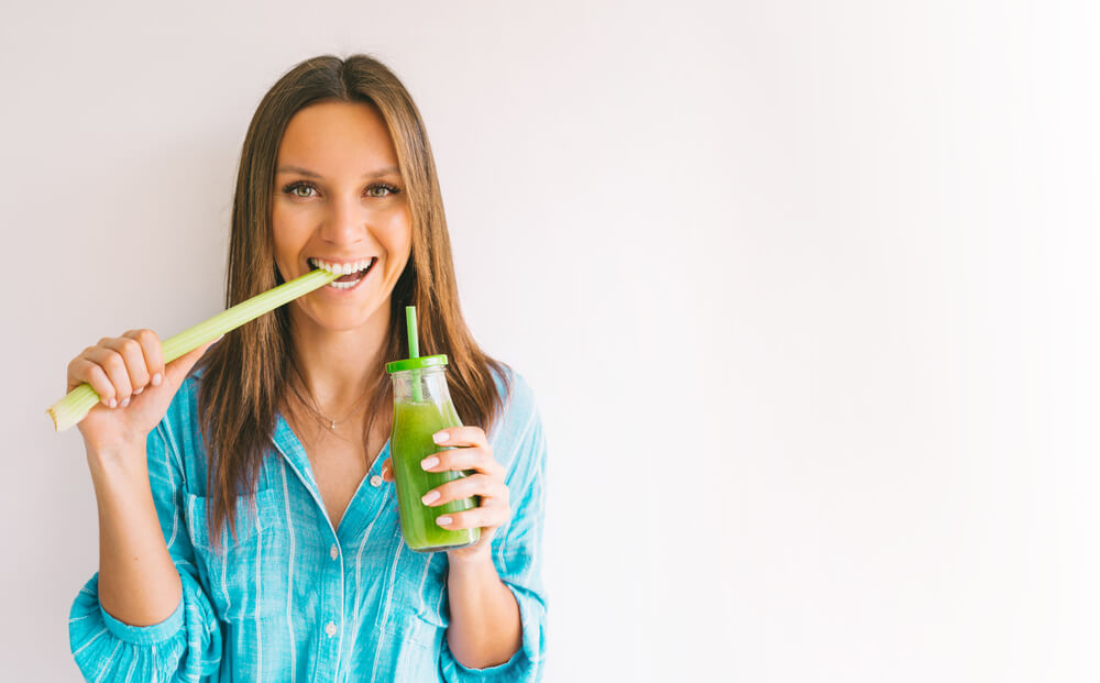 Čista koža uz sok od celera – Rešite se akni i bubuljica na prirodan način!