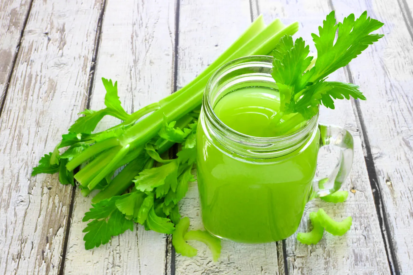 Zašto ceo svet pije sok od celera za mršavljenje? Saznajte sve prednosti i mane, a tu je i najbolji recept!
